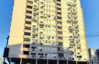 Imagem: O apartamento possui 3 Dormitórios, 1 Banheiro, 1 Vaga na garagem