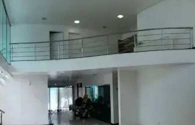 Imagem: A casa em condomínio possui 4 Dormitórios, 5 Banheiros, 2