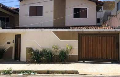 Imagem 4: Casa em Montes Claros, no bairro Cândida Câmara, à venda