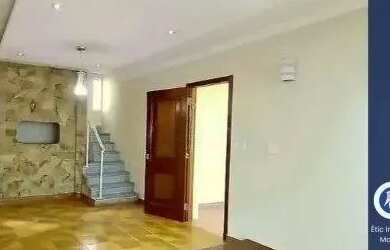 Imagem: A casa para alugar possui 3 Dormitórios, 4 Banheiros, 2 Vagas