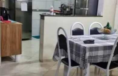 Imagem: A casa possui 2 Dormitórios, 1 Banheiro, 102m² de Área e