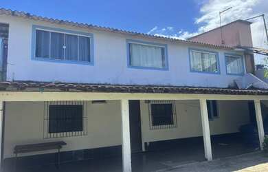 Imagem: A casa possui 2 Dormitórios, 2 Banheiros, 5 Vagas na garagem