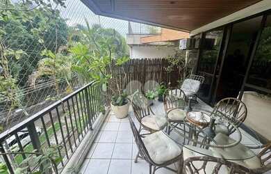 Imagem: O apartamento possui 3 Dormitórios, 3 Banheiros, 2 Vagas na