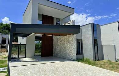 Imagem: A casa em condomínio possui 3 Dormitórios, 2 Banheiros, 2