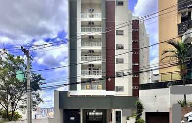 Imagem: O apartamento possui 1 Dormitório, 1 Banheiro, 1 Vaga na garagem