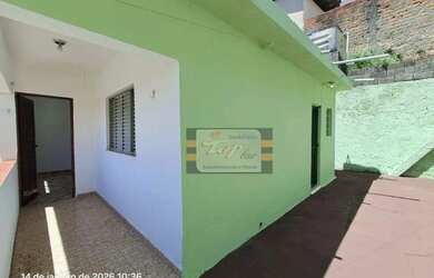 Imagem: A casa possui 1 Dormitório, 1 Banheiro, 37m² de Área e está