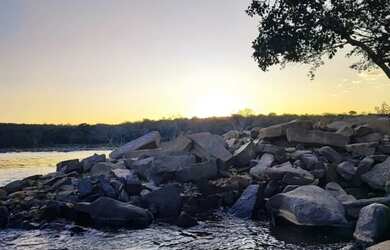 Imagem: O terreno possui 360m² de Área e está localizado em Curvelo