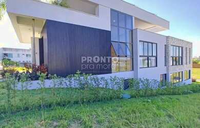 Imagem: A casa em condomínio possui 5 Dormitórios, 2 Banheiros, 4