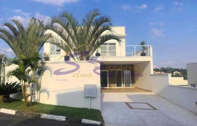 Imagem: A casa em condomínio possui 3 Dormitórios, 1 Banheiro, 4 Vagas