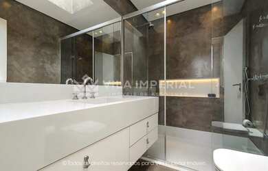 Imagem 15: Seu novo refúgio tem pé no lago e uma vista de tira o fôlego para o...