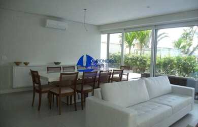 Imagem: A casa em condomínio possui 5 Dormitórios, 5 Banheiros, 2