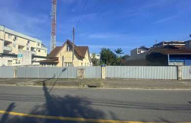 Imagem: O terreno possui 1.100m² de Área e está localizado em Anita