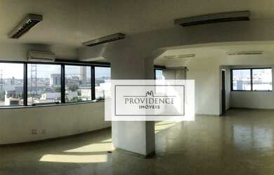 Imagem: O depósito possui 1 Vaga na garagem e 66m² de Área e está