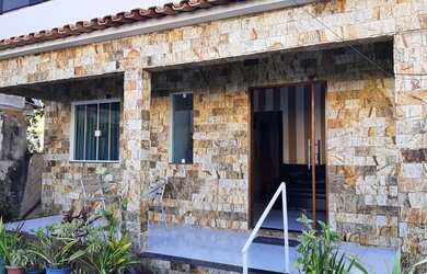 Imagem: A casa possui 2 Dormitórios, 1 Banheiro, 1 Vaga na garagem