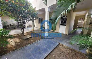 Imagem: A casa possui 2 Dormitórios, 4 Banheiros, 3 Vagas na garagem