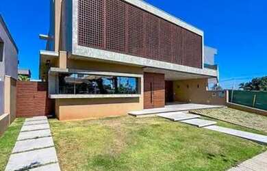 Imagem: A casa em condomínio possui 4 Dormitórios, 5 Banheiros, 4