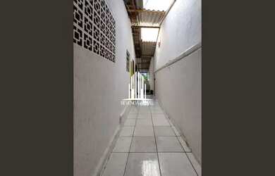 Imagem: A casa possui 2 Dormitórios, 3 Banheiros, 1 Vaga na garagem