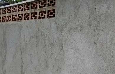 Imagem: A casa possui 3 Dormitórios, 2 Banheiros, 1 Vaga na garagem