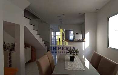 Imagem: A casa em condomínio possui 2 Dormitórios, 1 Banheiro, 2 Vagas