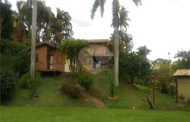 Imagem: A casa em condomínio possui 3 Dormitórios, 5 Banheiros, 2