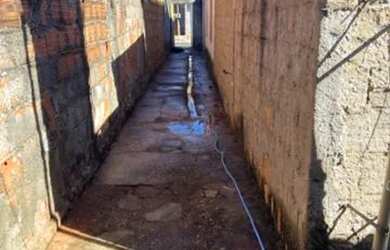 Imagem: A casa possui 1 Dormitório, 1 Banheiro e está localizado