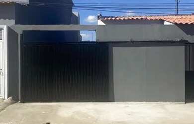 Imagem: A casa em condomínio possui 2 Dormitórios, 1 Banheiro, 5 Vagas