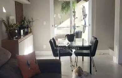 Imagem: A casa em condomínio possui 2 Dormitórios, 3 Banheiros, 2