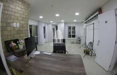 Imagem: O depósito possui 2 Vagas na garagem e 80m² de Área e está