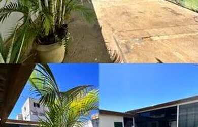 Imagem: A casa possui 3 Dormitórios, 1 Banheiro, 2 Vagas na garagem