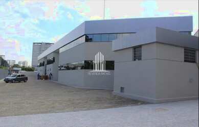 Imagem: O depósito possui 5 Vagas na garagem, 810m² de Área e está