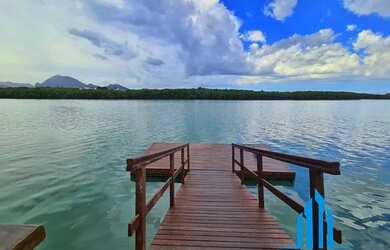 Imagem: A casa possui 5 Dormitórios, 5 Banheiros, 5 Vagas na garagem