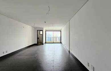 Imagem: O depósito possui 2 Vagas na garagem, 43m² de Área e está