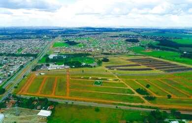 Imagem: O depósito possui 5 Vagas na garagem, 2.800m² de Área e