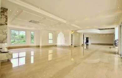 Imagem: A casa em condomínio possui 5 Dormitórios, 5 Banheiros, 5