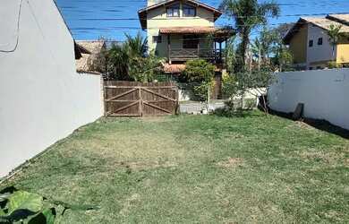 Imagem: A casa e possui 1 Dormitório, 1 Banheiro, 2 Vagas na garagem