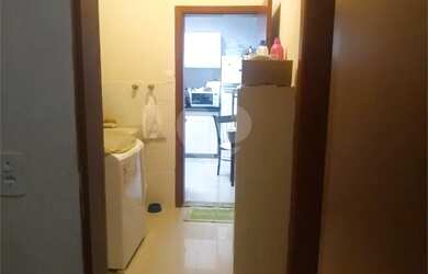 Imagem: A casa em condomínio possui 4 Dormitórios, 5 Banheiros, 4