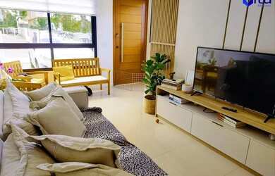 Imagem: A casa possui 3 Dormitórios, 2 Banheiros, 2 Vagas na garagem