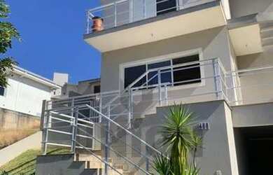 Imagem: A casa em condomínio possui 3 Dormitórios, 4 Banheiros, 4