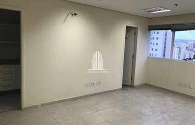 Imagem: O depósito possui 4 Vagas na garagem, 86m² de Área e está