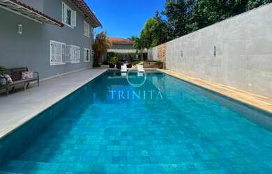 Imagem: A casa em condomínio possui 5 Dormitórios, 5 Banheiros, 4