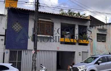 Imagem: A casa possui 3 Dormitórios, 3 Banheiros, 3 Vagas na garagem