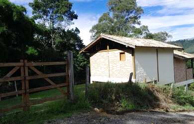Imagem 3: Vendo encantador sítio em Joanópolis pronto para morar Porteira fechada
