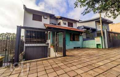 Imagem: A casa à venda possui 5 Dormitórios, 5 Banheiros, 4 Vagas
