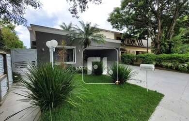 Imagem: A casa em condomínio possui 4 Dormitórios, 5 Banheiros, 4