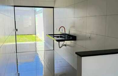 Imagem: A casa possui 2 Dormitórios, 1 Banheiro e está localizado