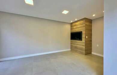 Imagem 10: VENDO CASA NA BEIRA MAR DE CAPÃO DA CANOA COM 03 DORMITÓRIOS SENDO 02...