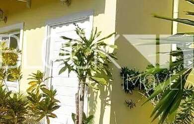 Imagem: A casa em condomínio possui 3 Dormitórios, 3 Banheiros, 2