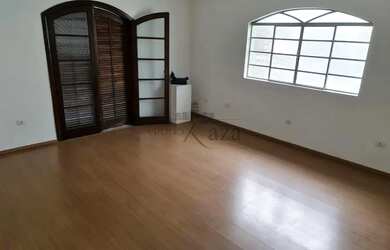 Imagem 2: Casa Sobrado - Residencial - Comercial - Bosque dos Eucaliptos - 3 Dormitórios...