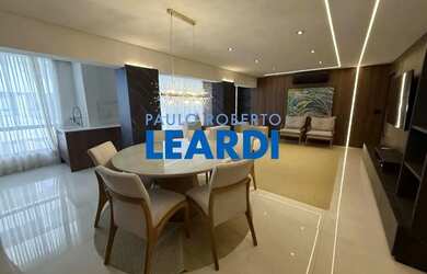 Imagem: O apartamento possui 3 Dormitórios, 5 Banheiros, 2 Vagas na