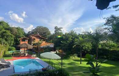 Imagem: A casa em condomínio possui 3 Dormitórios, 3 Banheiros, 5